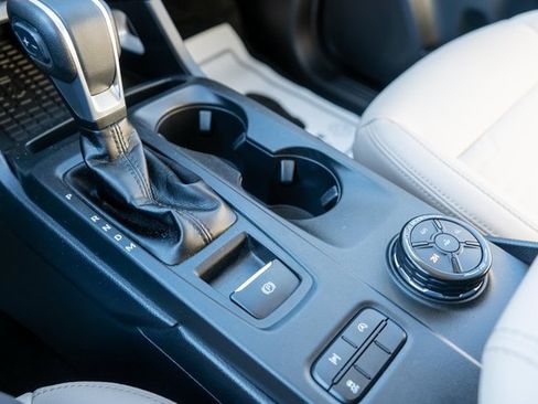 Used 2025 Ford Ranger Lariat w/ Advanced Towing Package image 34