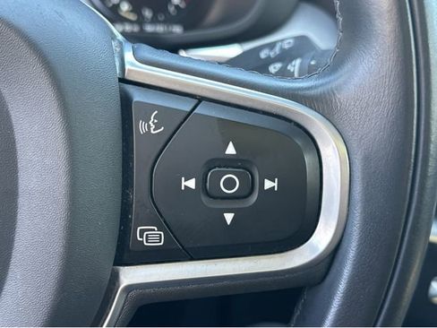Used 2020 Volvo XC60 T5 Momentum w/ Protection Package Premier FWD image 29