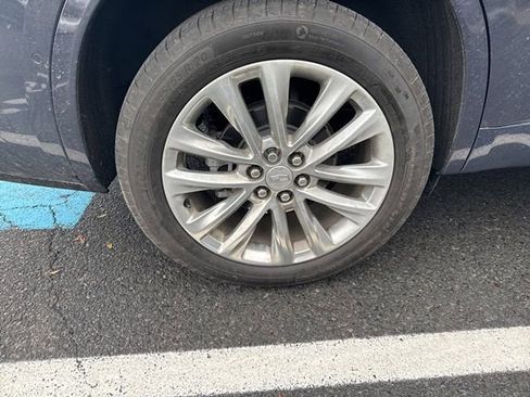 Used 2024 Cadillac XT6 Premium Luxury w/ Technology Package image 5