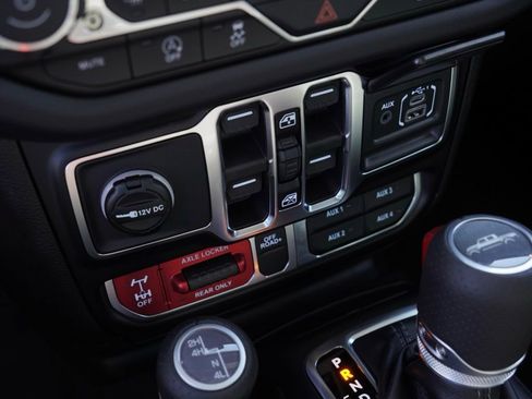 New 2026 Jeep Gladiator Mojave image 16