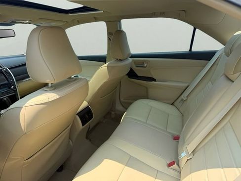 Used 2015 Toyota Camry XLE w/ Moonroof Package FWD image 10