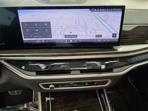 Used 2025 BMW X5 xDrive40i w/ M Sport Package image 22