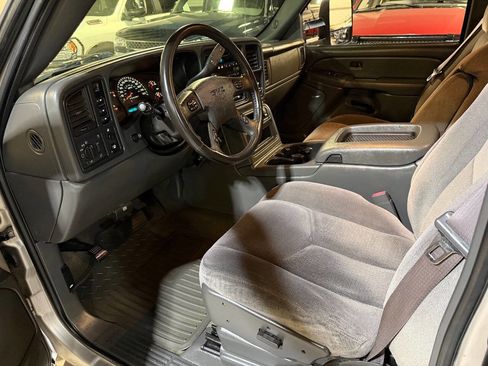 Used 2006 GMC Sierra 3500 SLE w/ Heavy-Duty Power Package image 5