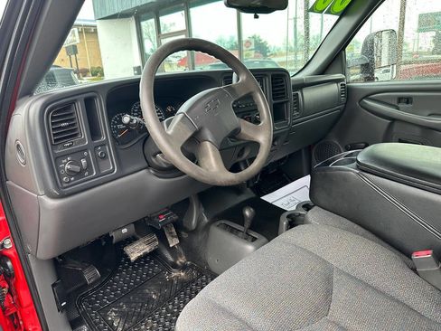 Used 2006 Chevrolet Silverado 1500 W/T image 12