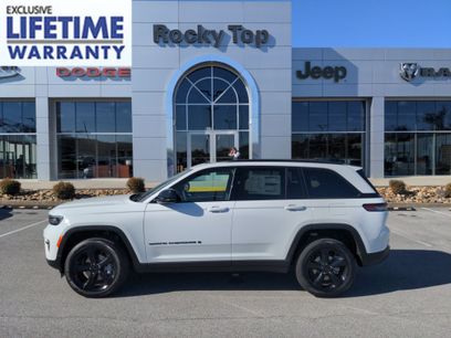 New 2025 Jeep Grand Cherokee Limited w/ Black Appearance Package