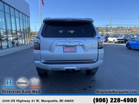 Used 2024 Toyota 4Runner SR5 AWD/4WD image 7