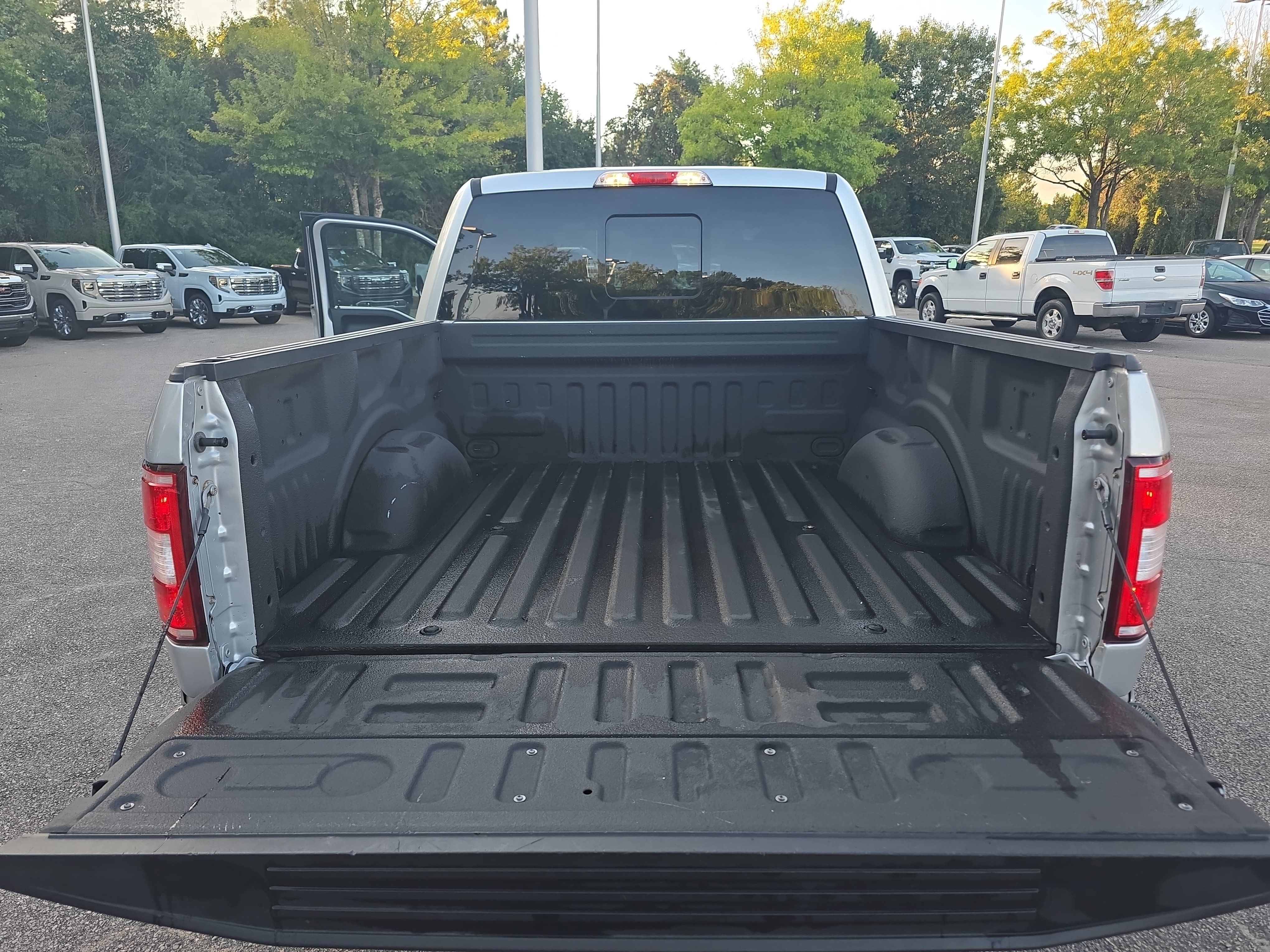 Used 2019 Ford F150 XLT w/ Equipment Group 302A Luxury RWD image 12