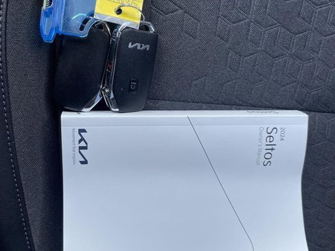 Used 2024 Kia Seltos S image 6