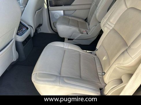 Used 2021 Lincoln Navigator Reserve w/ Luxury Package image 20