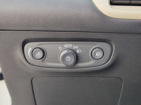 Used 2022 Buick Encore GX Essence w/ Advanced Technology Package FWD image 22