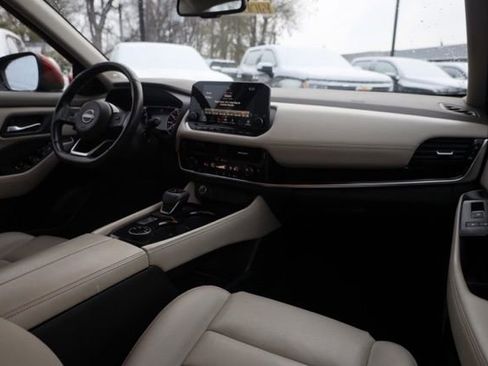 Used 2023 Nissan Rogue SV image 40