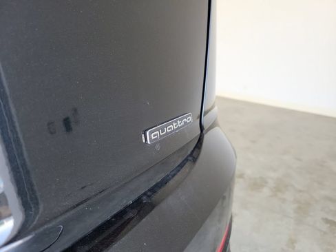 Used 2023 Audi Q8 Prestige AWD/4WD image 9
