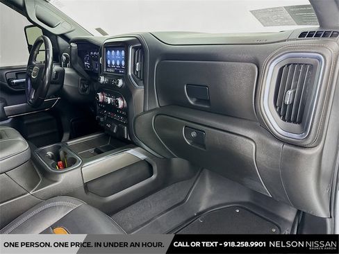 Used 2022 GMC Sierra 2500 AT4 image 28
