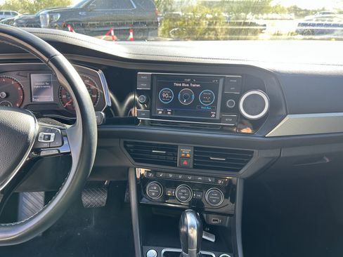 Used 2019 Volkswagen Jetta R-Line image 22