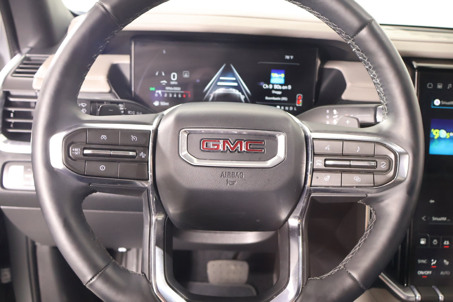 Used 2026 GMC Acadia Elevation FWD image 3