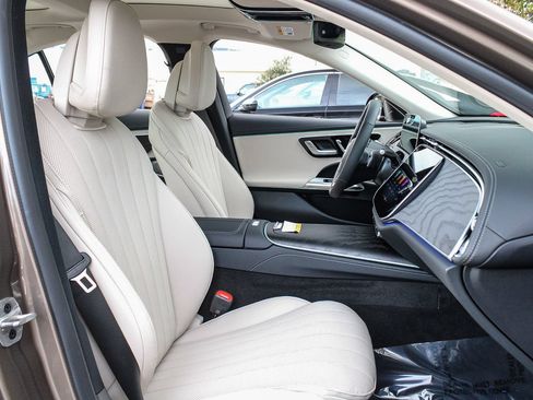 New 2026 Mercedes-Benz E 350 4MATIC Sedan image 17