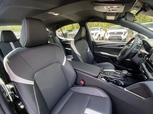 Used 2025 Toyota Camry SE FWD image 21