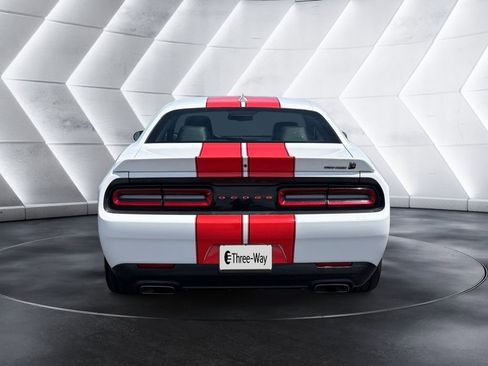 Used 2022 Dodge Challenger R/T Scat Pack RWD image 4