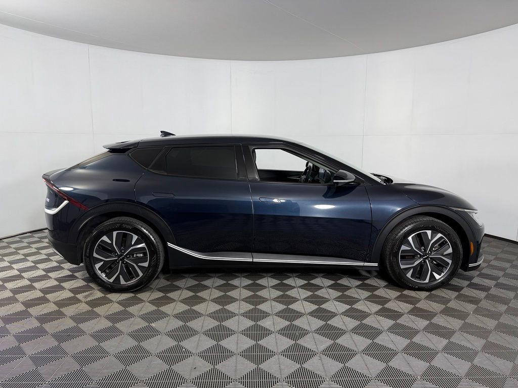 Used 2024 Kia EV6 Light RWD image 5