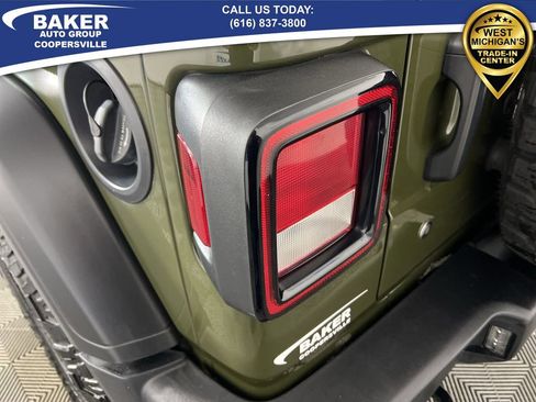 Used 2022 Jeep Wrangler Sport image 35