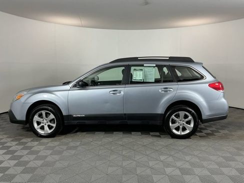 Used 2014 Subaru Outback 2.5i w/ Alloy Wheel Package AWD/4WD image 8