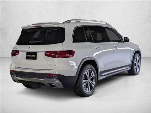New 2026 Mercedes-Benz GLB 250 image 2