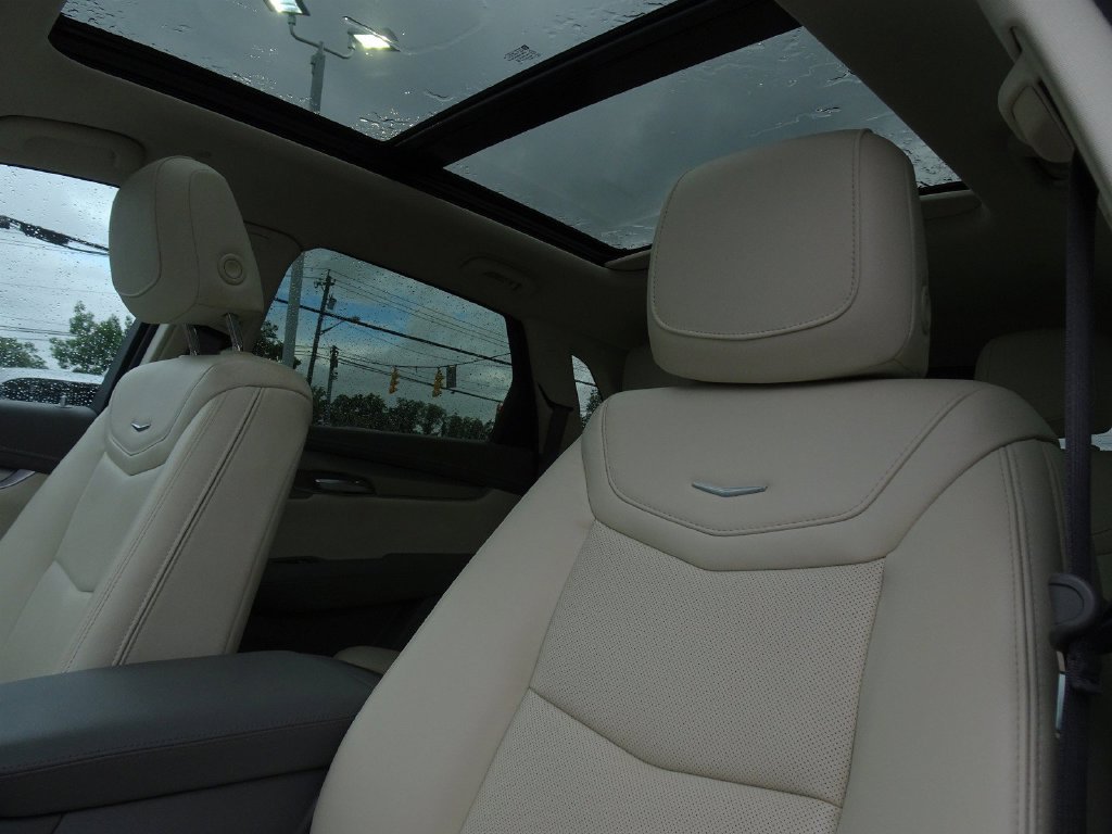 Used 2024 Cadillac XT5 Premium Luxury AWD/4WD image 10