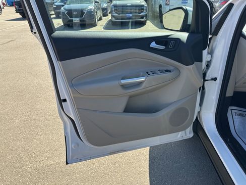 Used 2019 Ford Escape SEL image 14