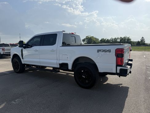 Used 2024 Ford F250 Lariat w/ Black Appearance Package AWD/4WD image 3