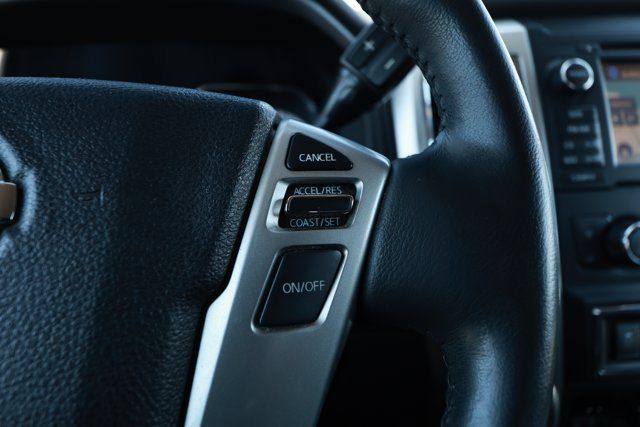 Used 2018 Nissan Titan SV w/ SV Convenience Package AWD/4WD image 14