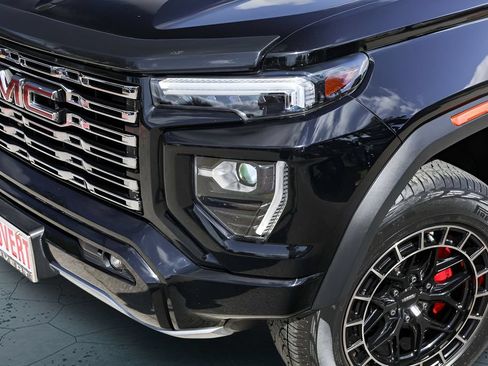 Used 2023 GMC Canyon Denali AWD/4WD image 3