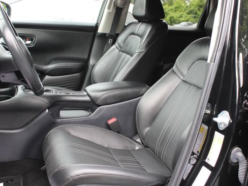 Used 2025 Honda HR-V EX-L image 16