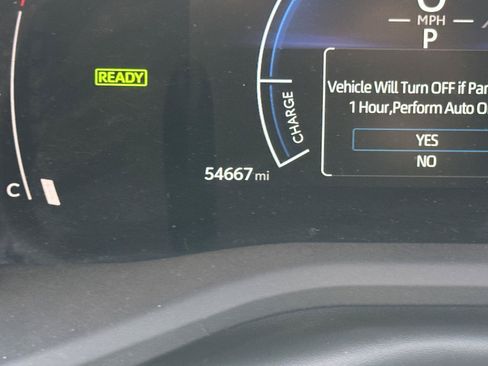 Used 2025 Toyota Camry SE FWD image 13