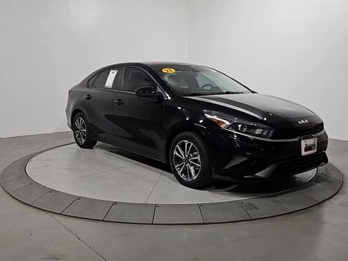 Used 2022 Kia Forte LXS image 8