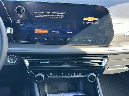 New 2026 Chevrolet Traverse LT w/ LPO, Floor Liner Package FWD image 8