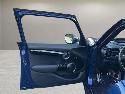 Used 2016 MINI Cooper S image 9