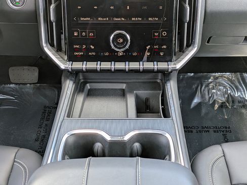 Certified 2026 GMC Acadia Elevation w/ Elevation Premium Package FWD image 18