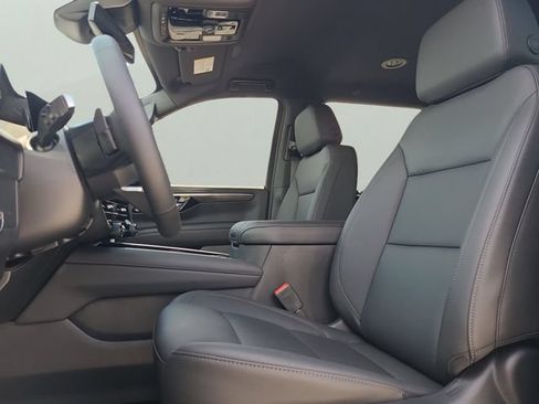 New 2026 Chevrolet Suburban LT w/ Comfort Package RWD image 24