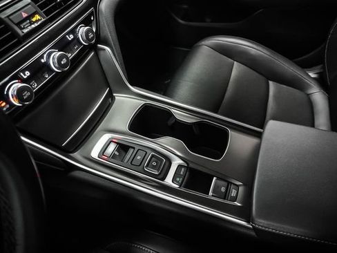 Used 2021 Honda Accord Sport image 17