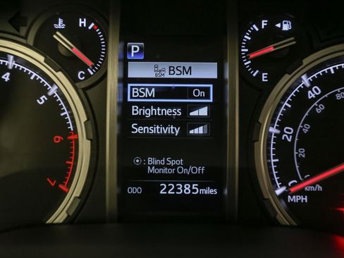 Used 2023 Toyota 4Runner TRD Off-Road Premium image 41