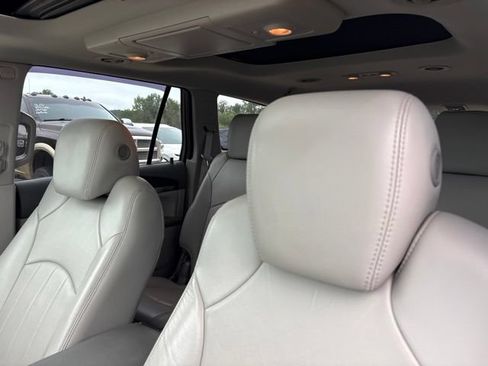 Used 2016 Buick Enclave Premium w/ Experience Buick Package FWD image 11