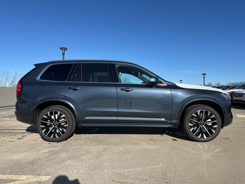 New 2026 Volvo XC90 B6 Plus w/ Protection Package Premier image 8