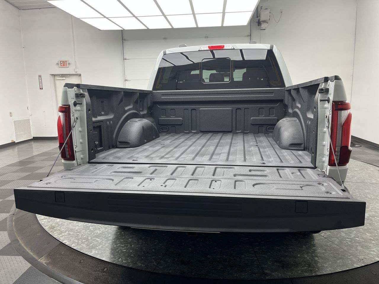 Certified 2024 Ford F150 Lariat AWD/4WD image 5