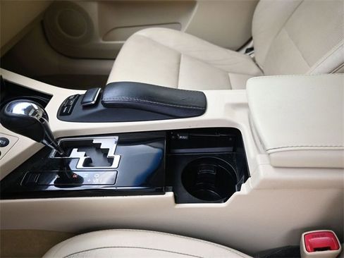 Used 2013 Lexus ES 300h image 20