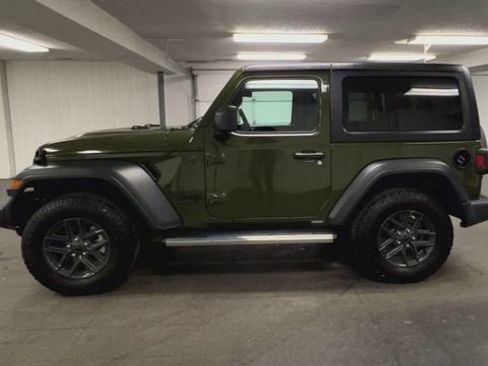 Used 2024 Jeep Wrangler Sport image 5