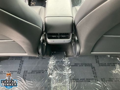 Used 2024 Tesla Model Y 2WD image 31