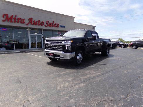 Used 2021 Chevrolet Silverado 3500 LTZ w/ LTZ Convenience Package AWD/4WD image 3