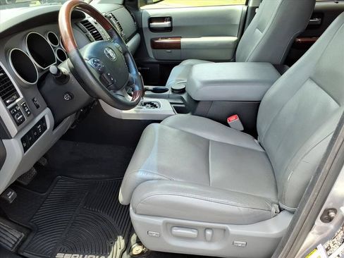Used 2013 Toyota Sequoia Platinum AWD/4WD image 10