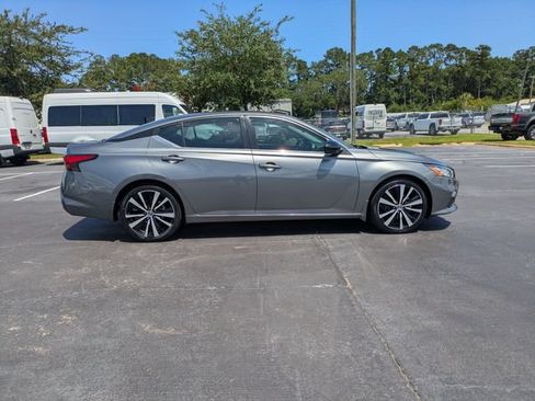 Used 2022 Nissan Altima 2.5 SR FWD image 4