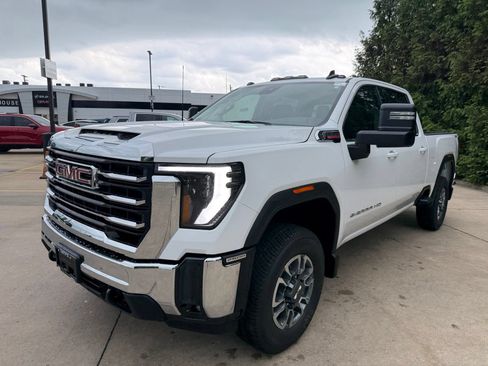 New 2026 GMC Sierra 2500 SLE w/ SLE Value Package; AWD/4WD image 7